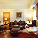 Le Commodore Hotel