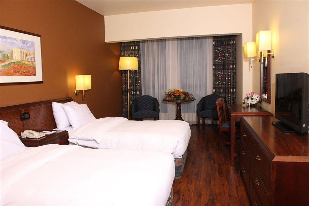 Le Commodore Hotel